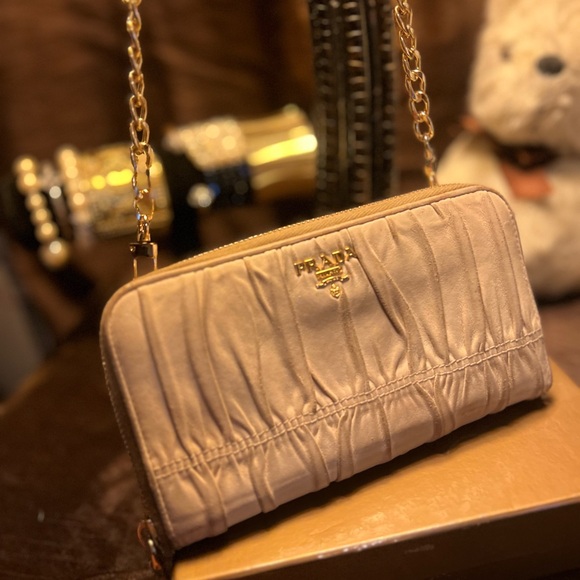 PRADA Authentic, Clutch, Bifold Wallet, Crossbody. - Picture 5 of 16